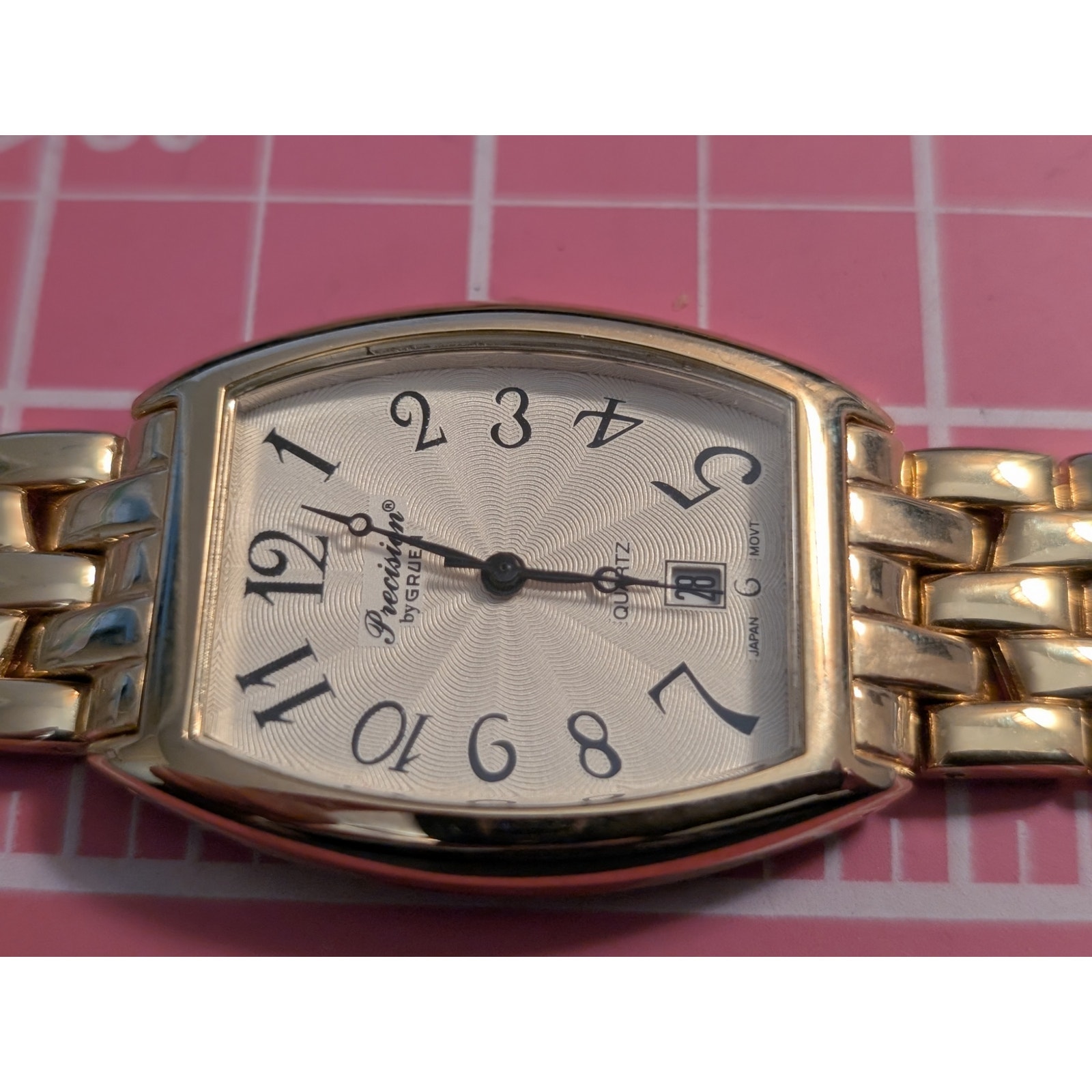 Neo Vintage Gruen Precision Cintree Curvex Quartz 30mm Unisex Watch
